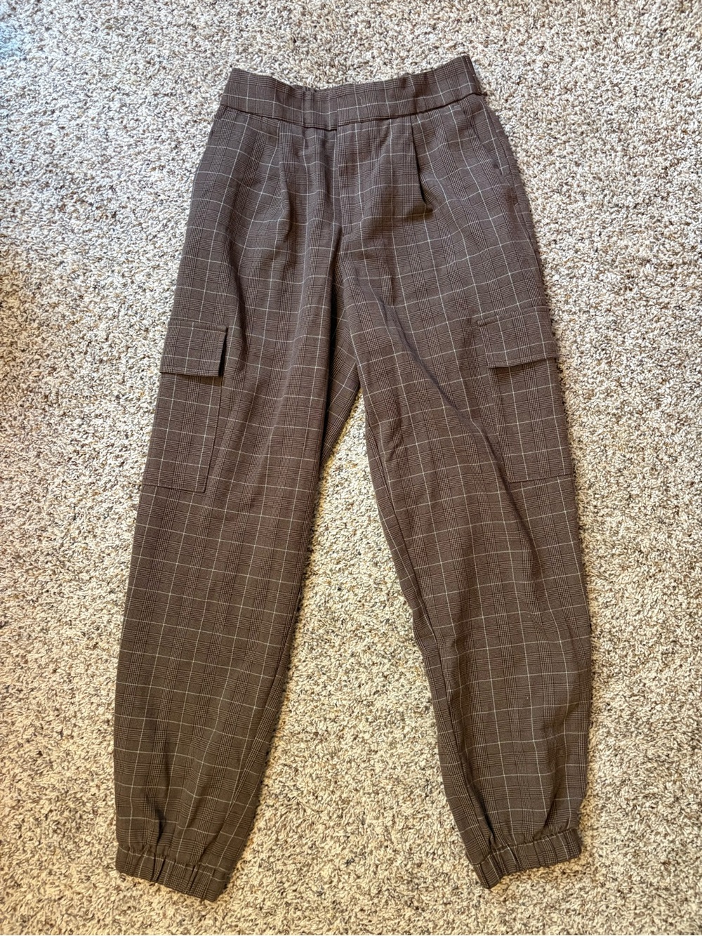 Women’s Plaid Jogger Cargo Pants - Brown